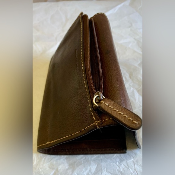 Vintage Fossil Billfold Wallet - Picture 2 of 12